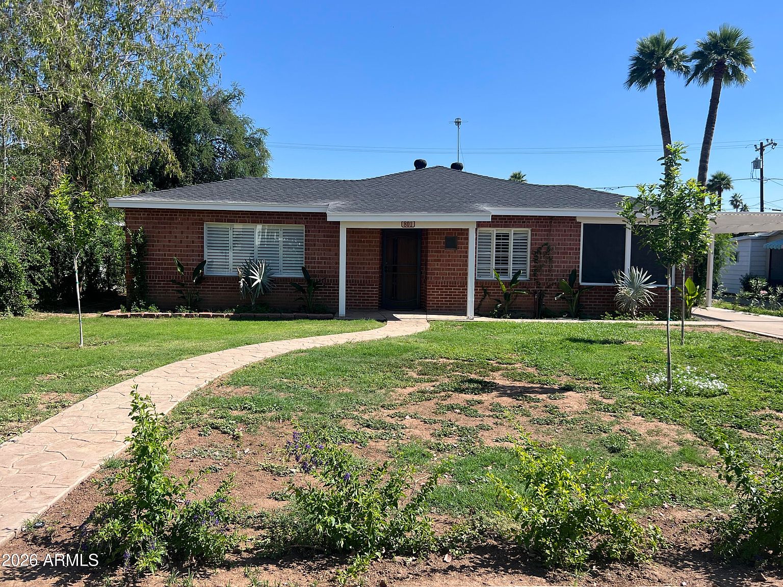 801 W Earll Drive photo 3