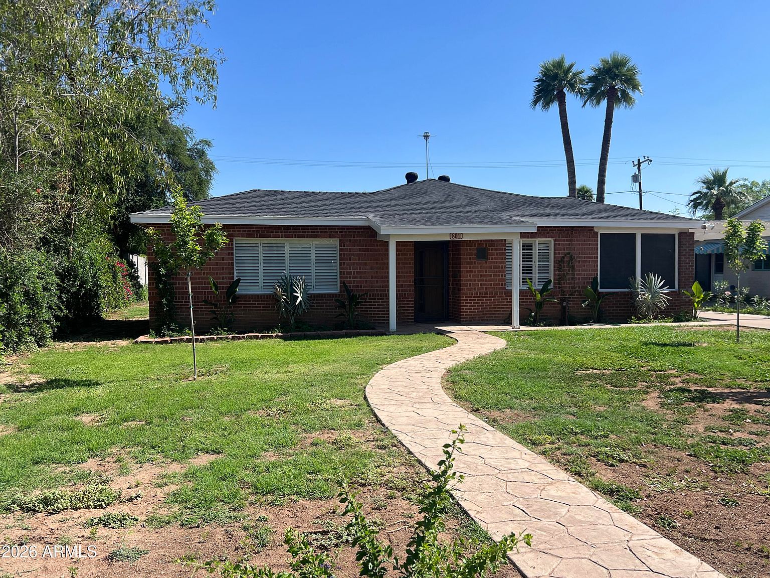 801 W Earll Drive photo 2