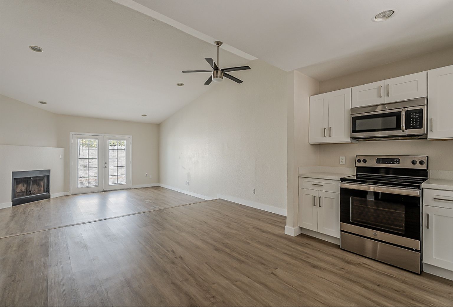 3041 N 24th Ln Phoenix, AZ 85015 photo 4
