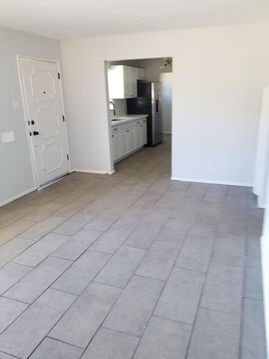 2422 N 20th Ave photo 5