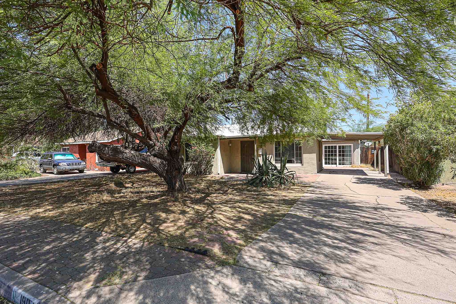1904 W Holly St photo 5