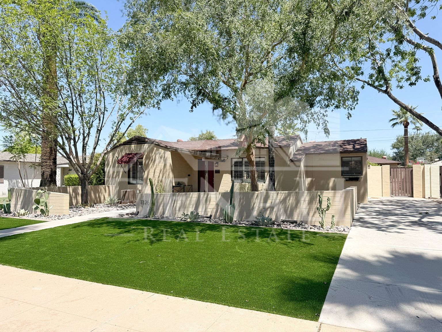 1326 W Palm Ln Phoenix, AZ 85007 photo 2