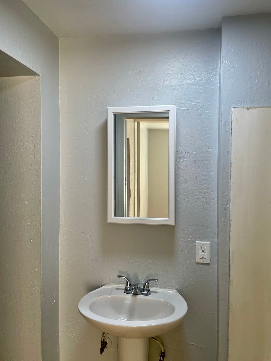 1226 W Roosevelt St Phoenix, AZ 85007 photo 2