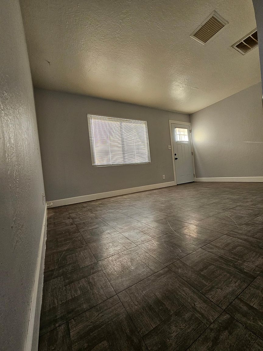 1019 S 4th Ave Phoenix, AZ 85003 photo 2