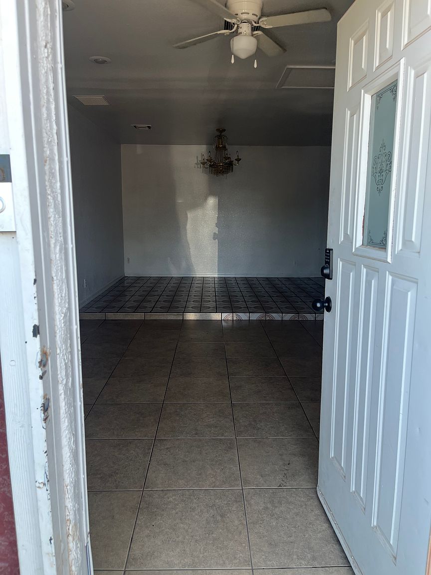 601 W Fremont Rd photo 2