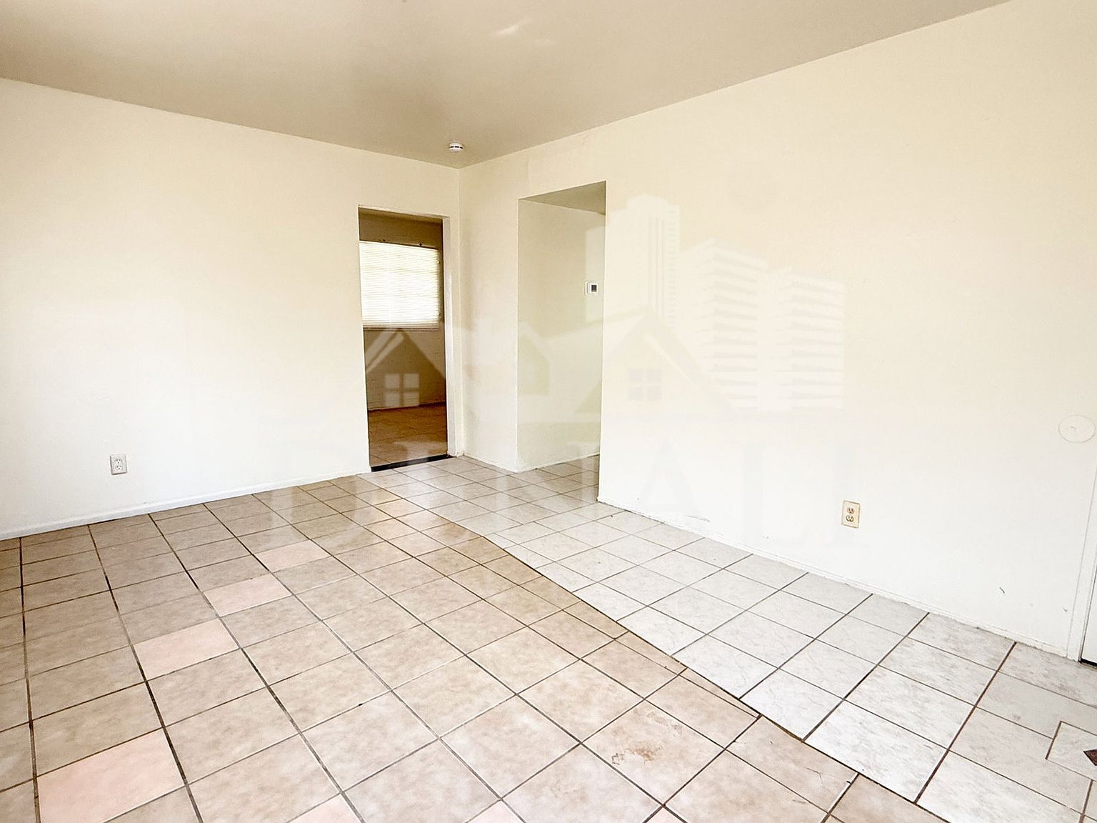 7007 S 8th St Phoenix, AZ 85042 photo 5