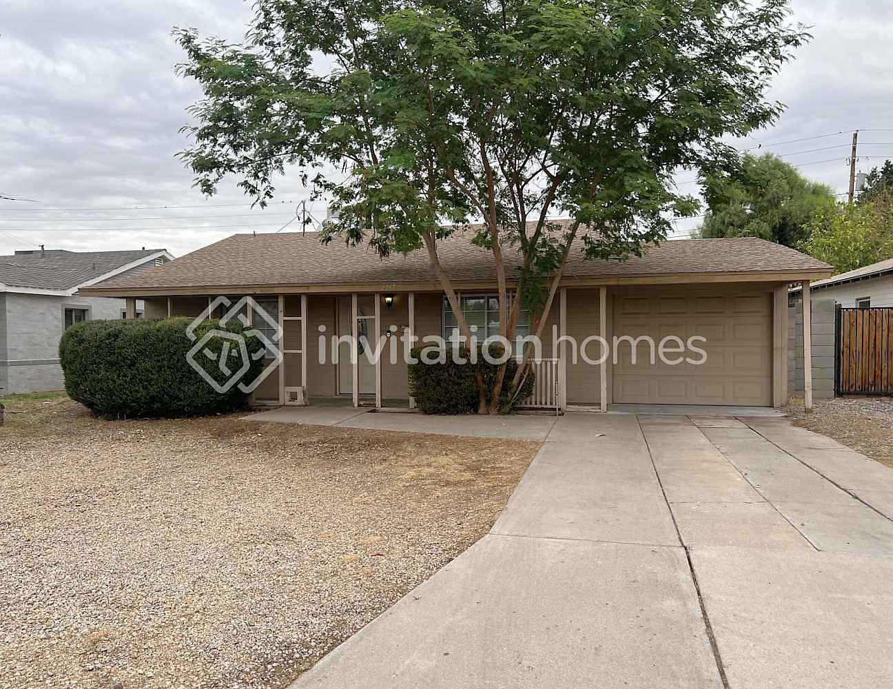 2747 N Greenfield Rd Phoenix, AZ 85006 photo 3