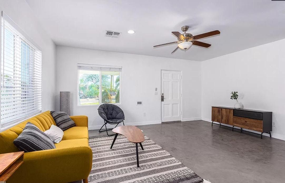 1802 N Whittier Dr photo 3