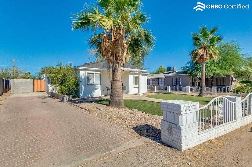 1715 N Whittier Dr photo 3