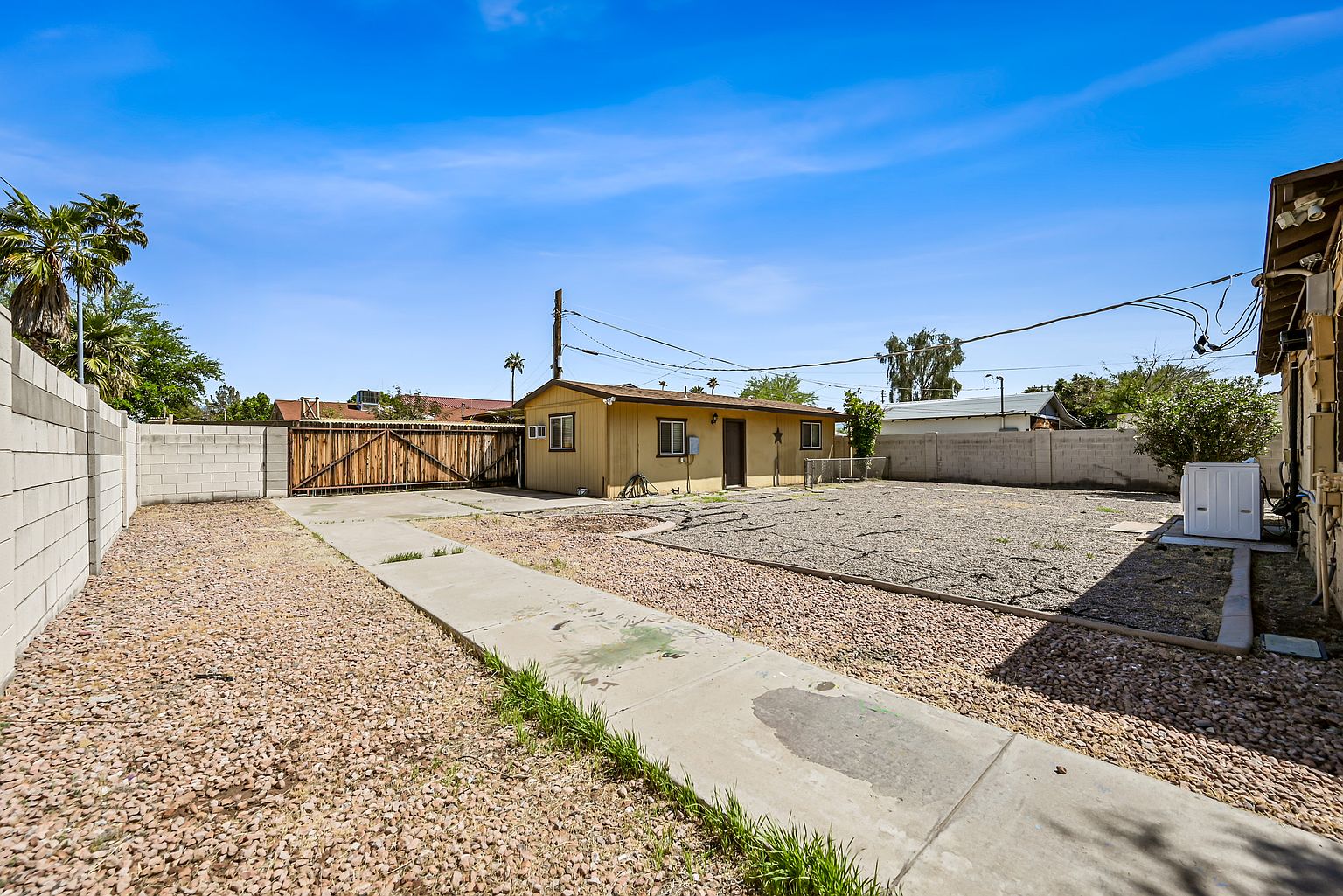 2815 N 10th St photo 2
