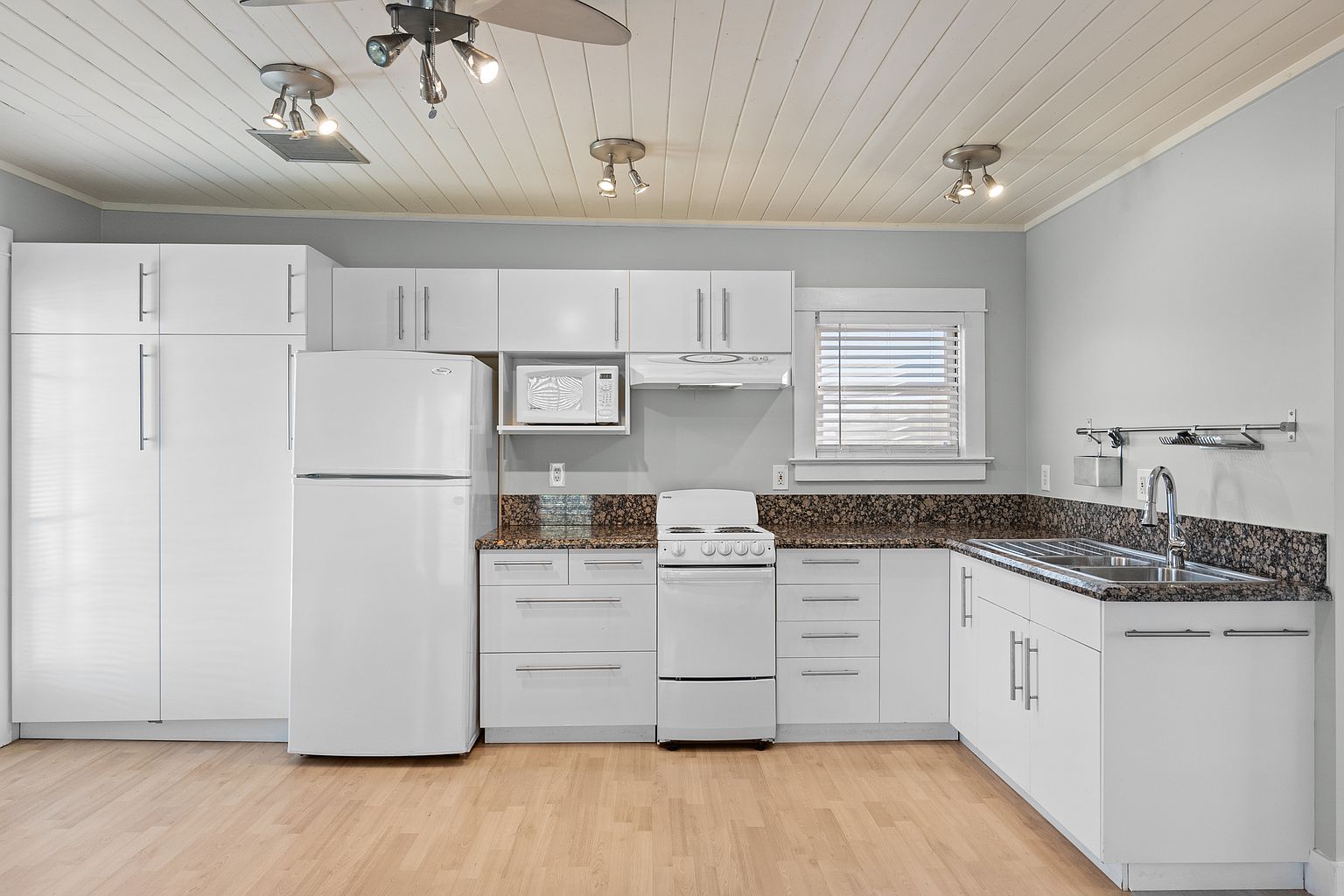 2225 N 9th St Phoenix, AZ 85006 photo 4