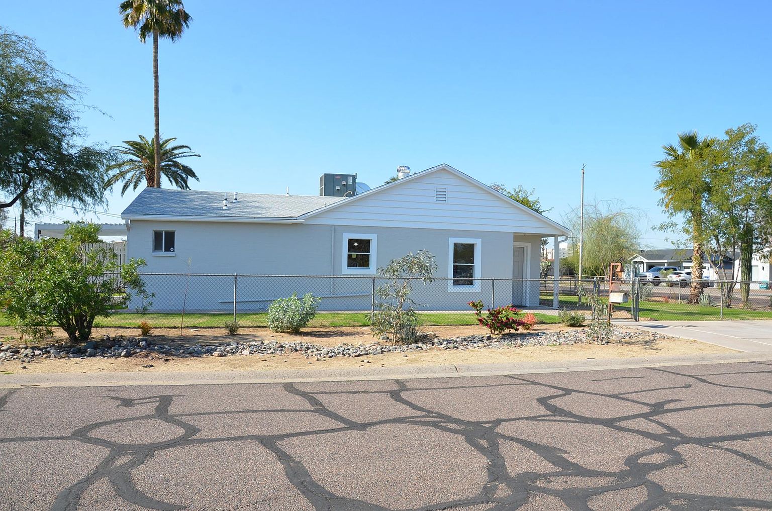 1025 East Indianola Avenue, Phoenix, AZ 85014 photo 3