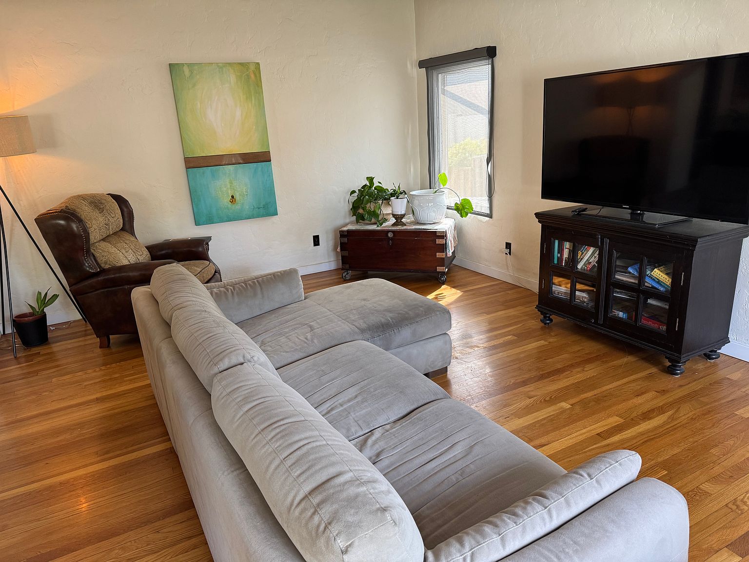 1539 E Cheery Lynn Rd photo 4