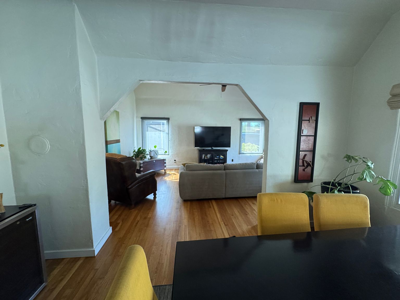 1539 E Cheery Lynn Rd photo 3