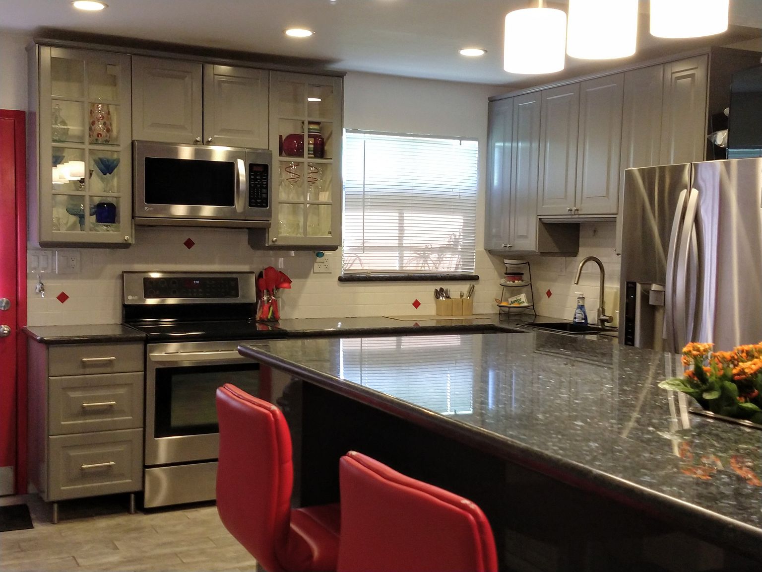 450 W Earll Dr photo 2