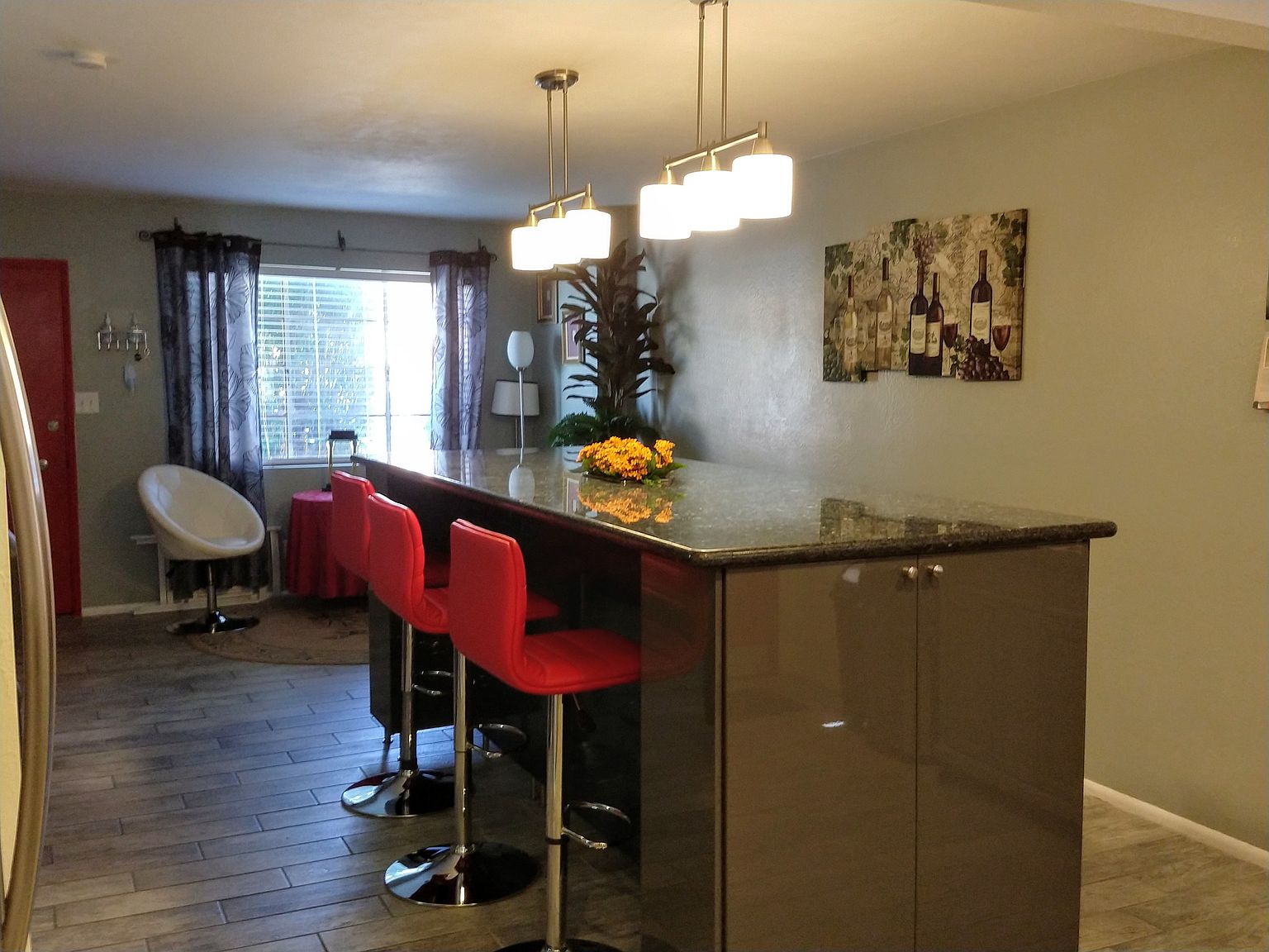 450 W Earll Dr photo 4