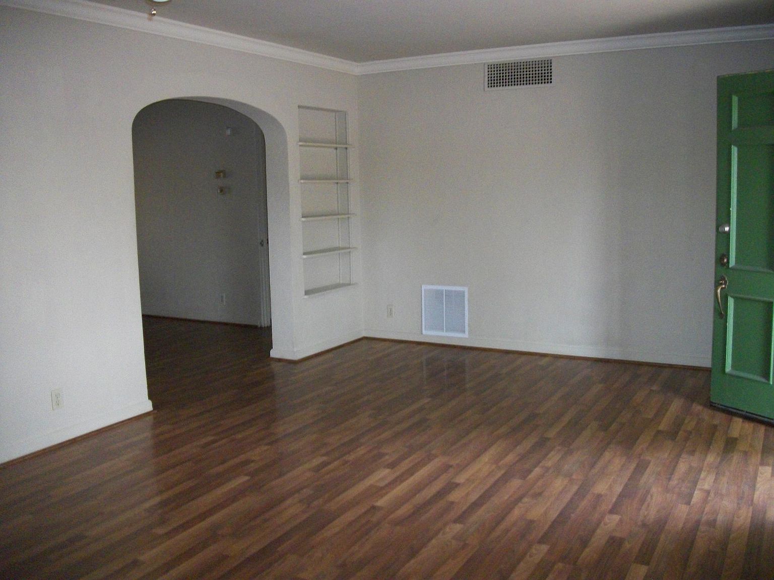 550 W Cambridge Ave photo 2