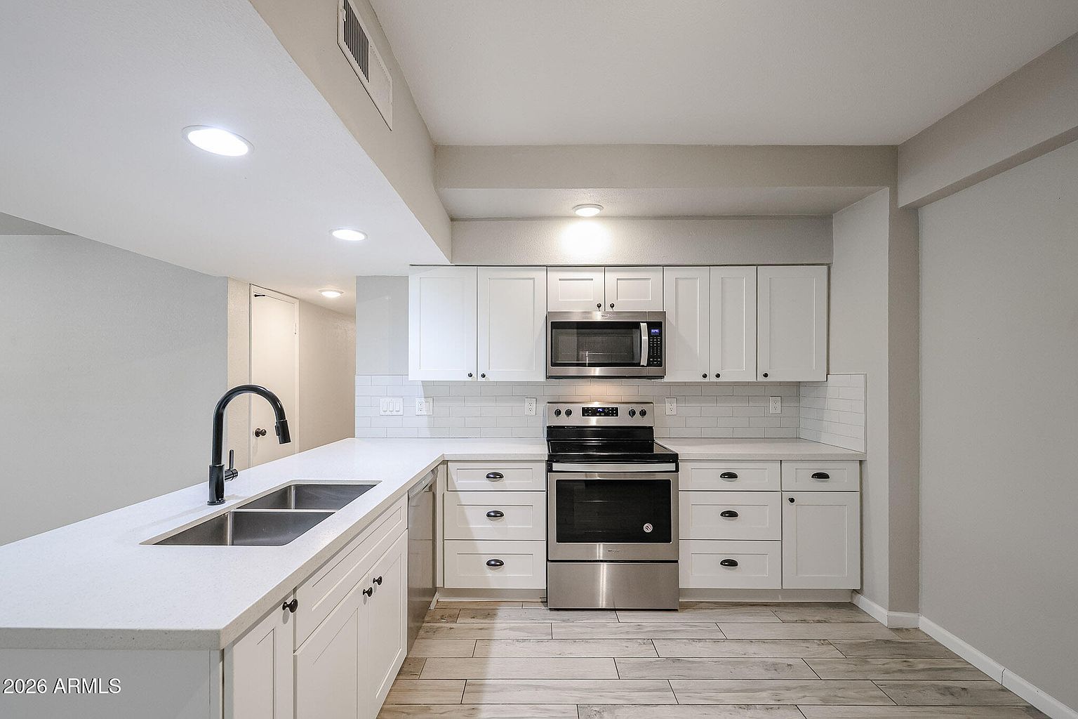 351 E Thomas Rd Phoenix, AZ 85012 photo 2