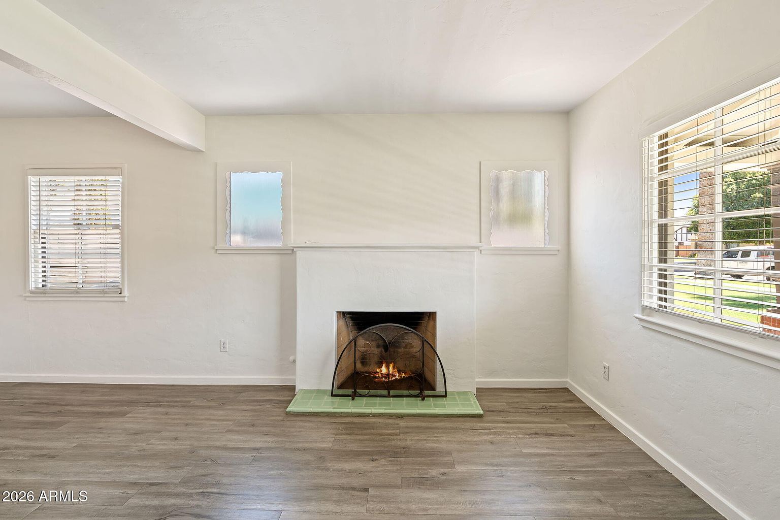 334 W Lewis Ave photo 5