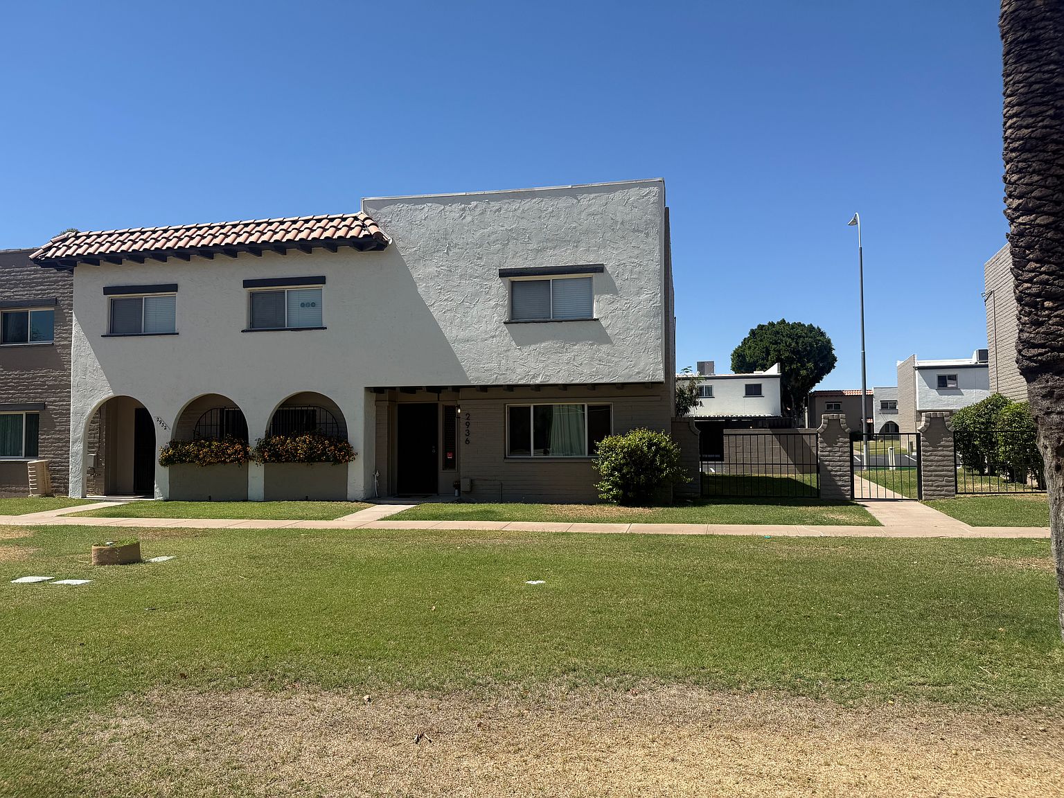 2936 E Clarendon Ave Phoenix, AZ 85016 photo 2