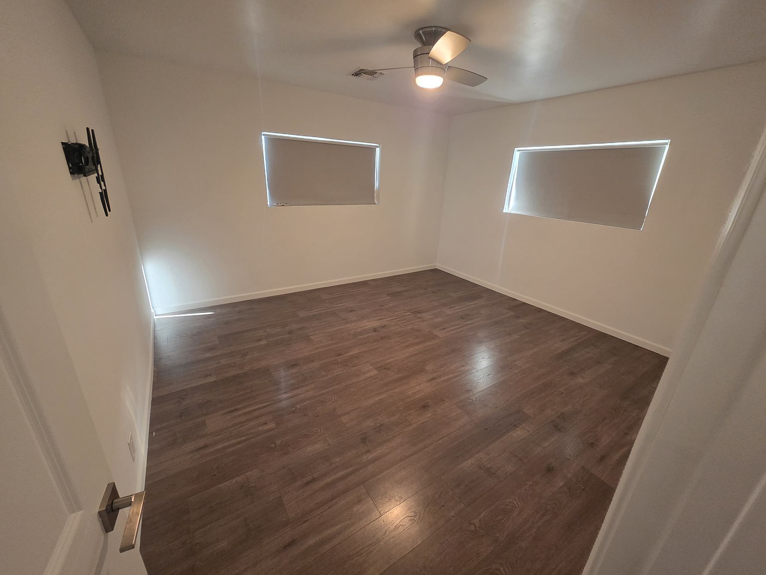 2238 E Mulberry Dr photo 3