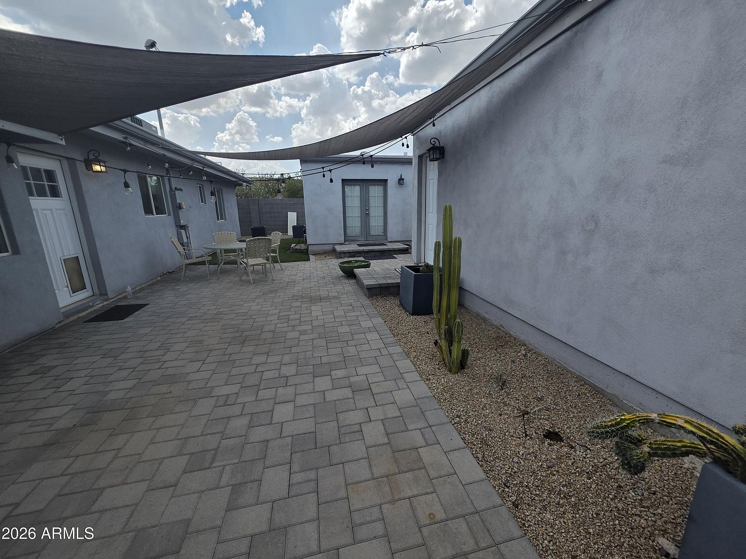 1812 E Whitton Ave photo 3