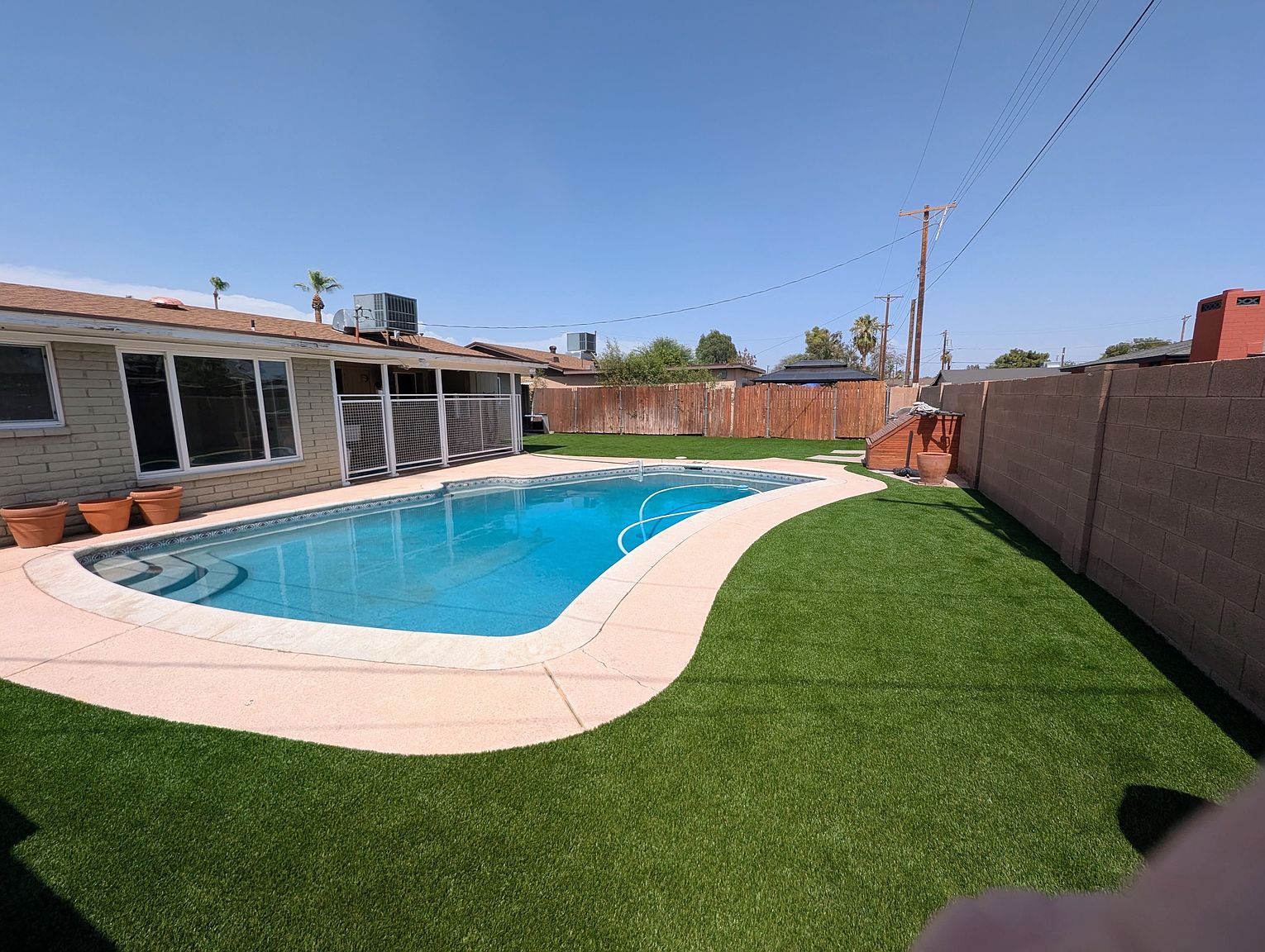 3721 E Sheridan St photo 3