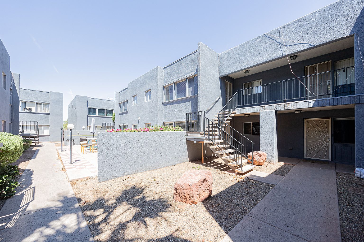1808 N 32nd St Phoenix, AZ 85008 photo 2