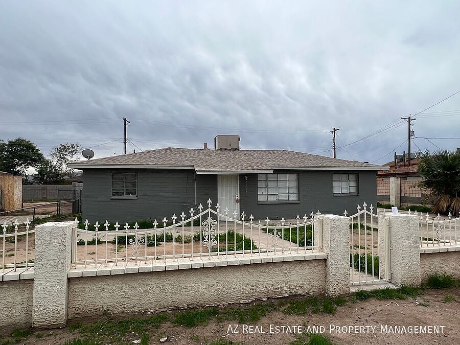 2233 E Wood St Phoenix, AZ 85040