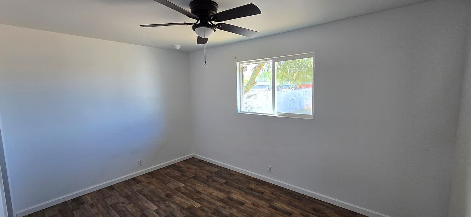 2136 E Mobile Ln photo 5