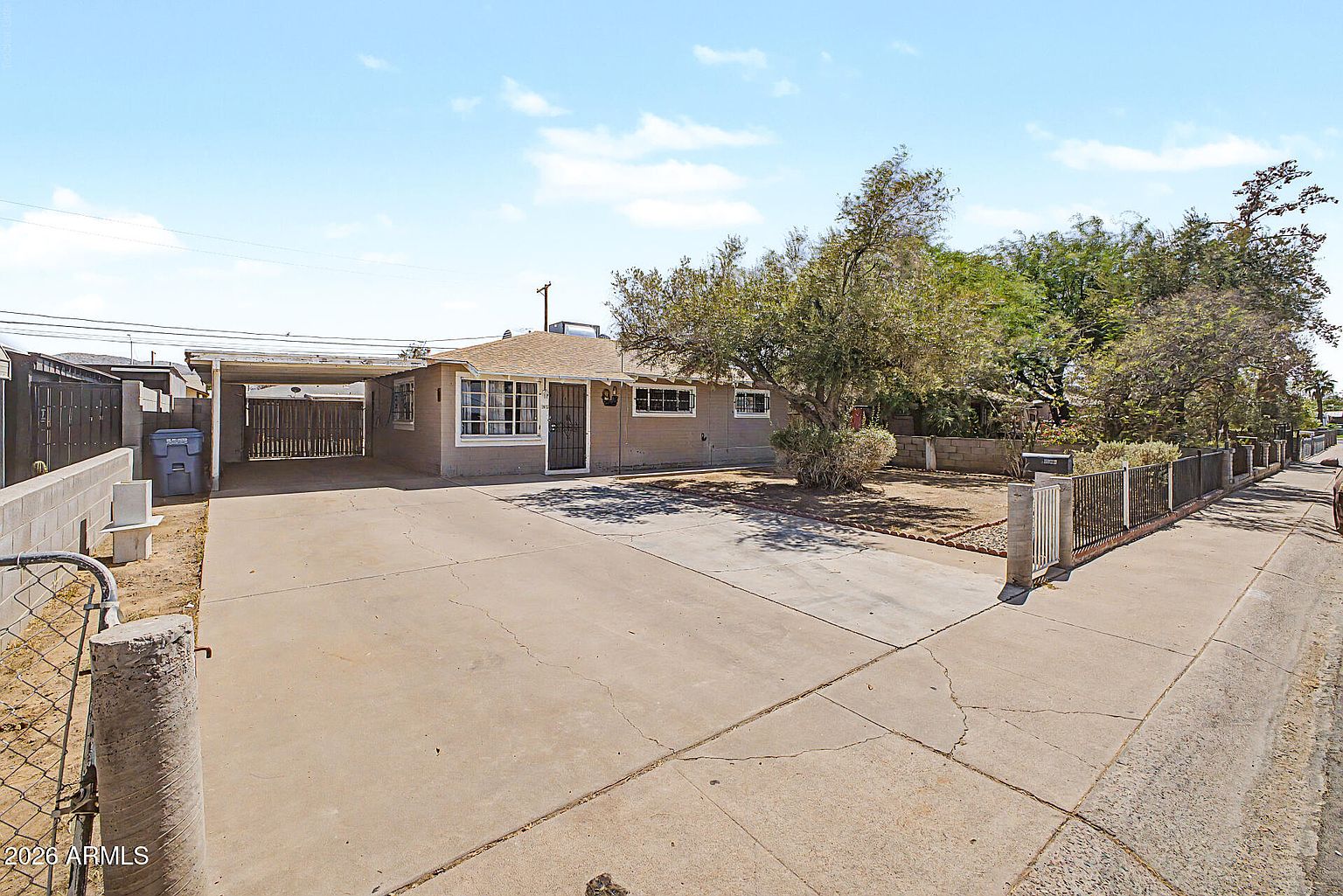 1823 E Sunland Ave Phoenix, AZ 85040 photo 2