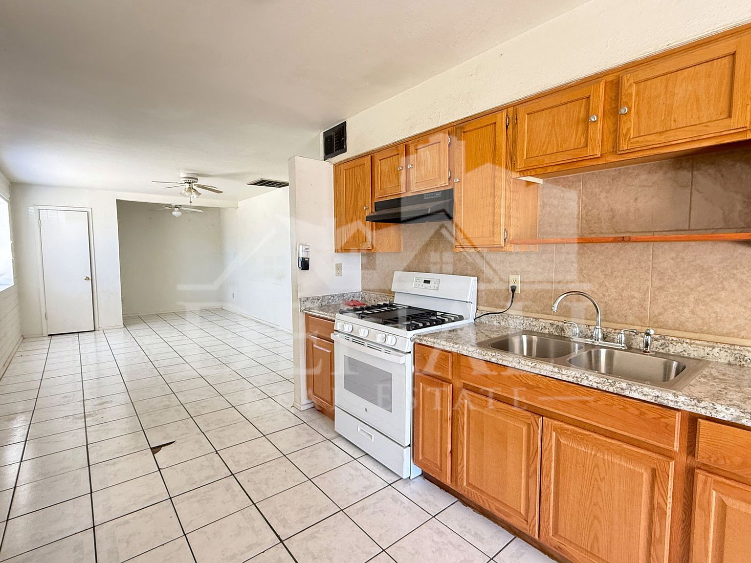 2232 E Burgess Ln Phoenix, AZ 85042 photo 4