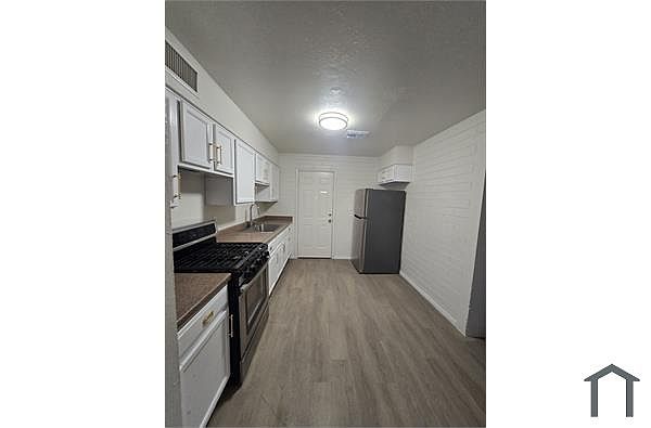 2513 E Wier Ave photo 3