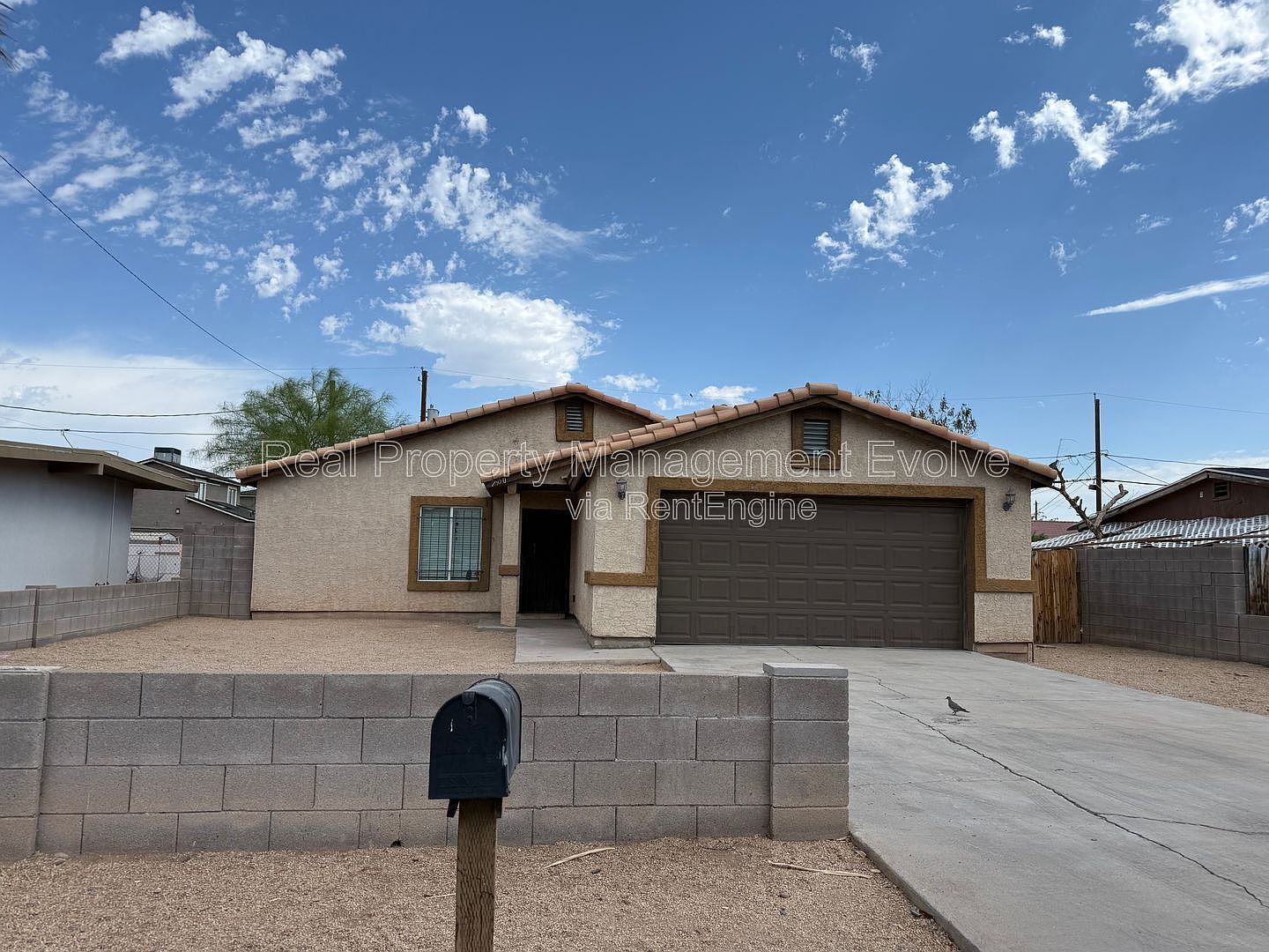 2950 E Mobile Ln Phoenix, AZ 85040 photo 2