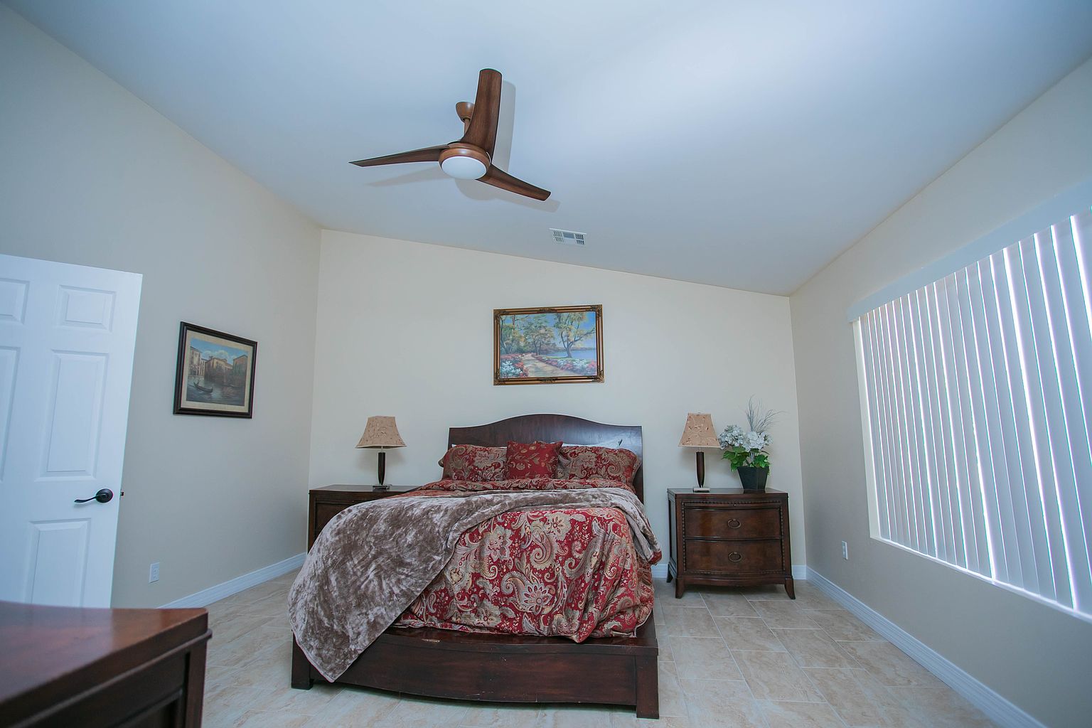 1826 E Darrel Rd photo 4
