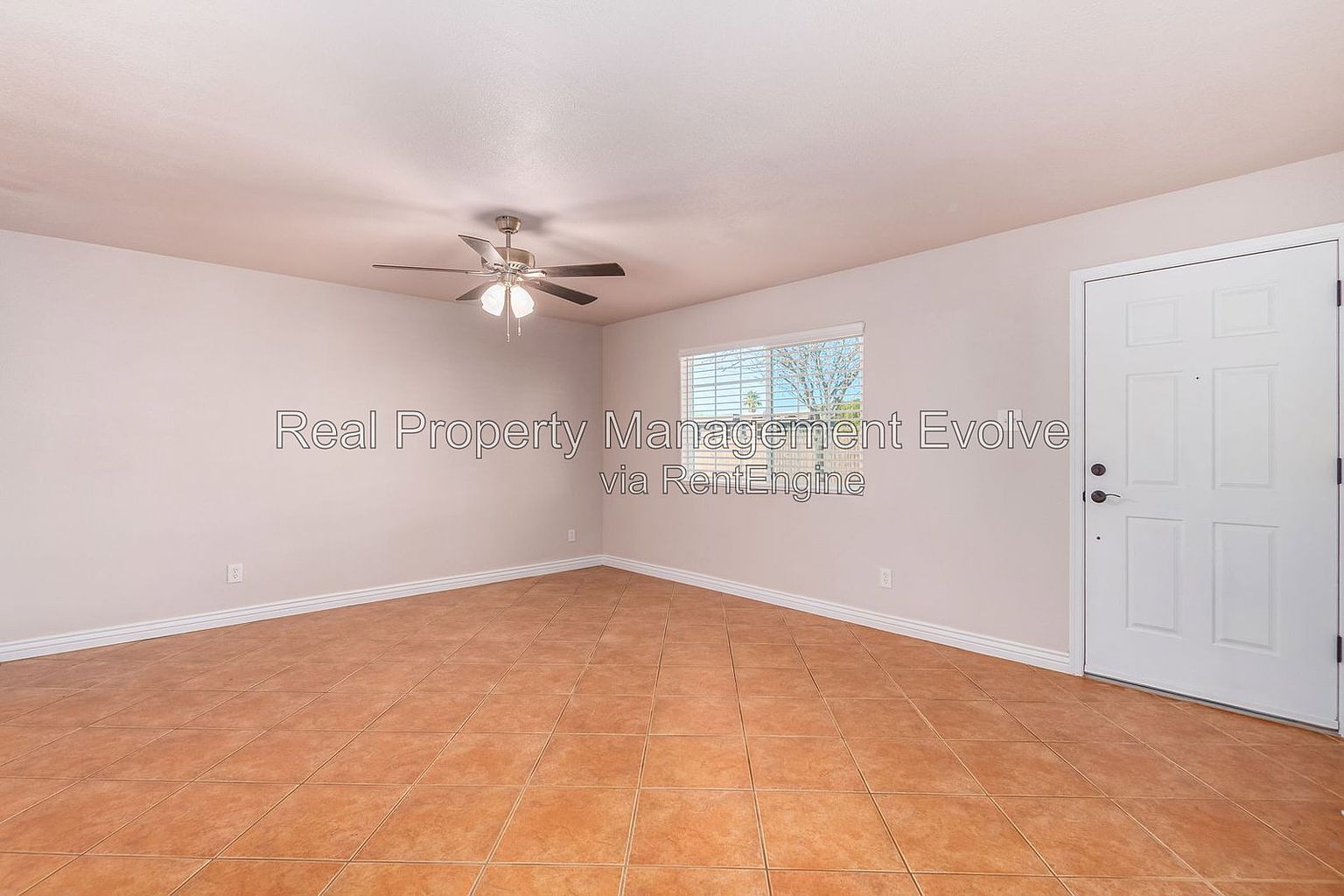 5438 S 46th Pl Phoenix, AZ 85040 photo 4