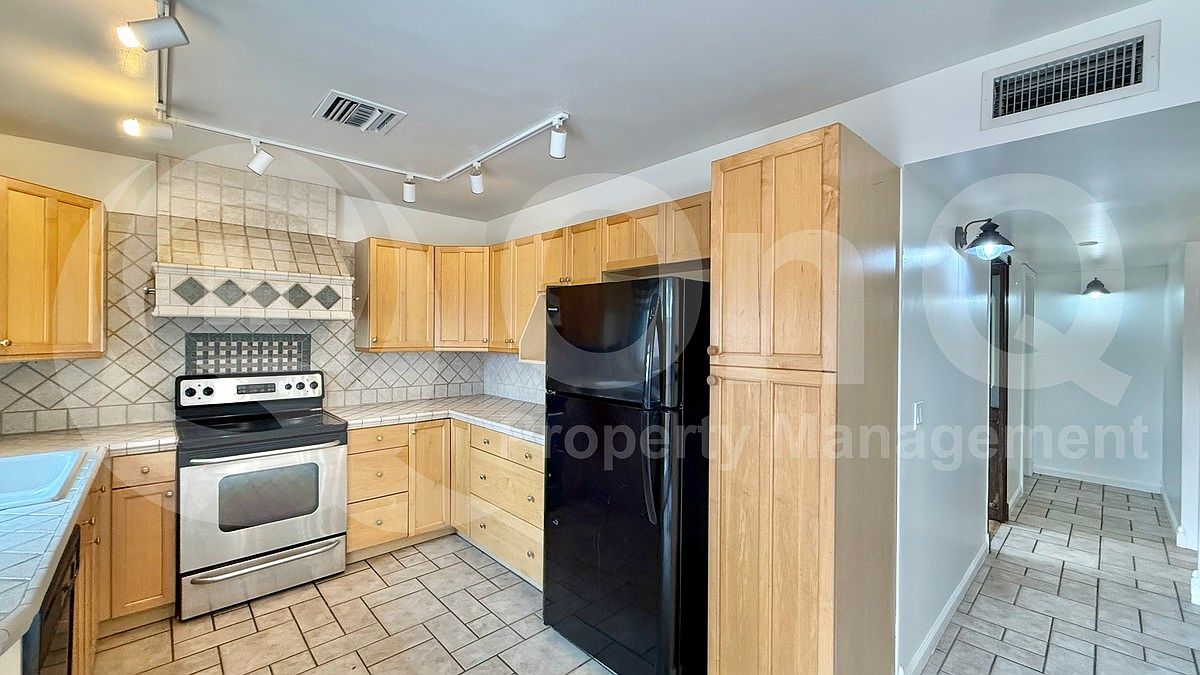 906 W Malibu Dr Tempe, AZ 85282 photo 3
