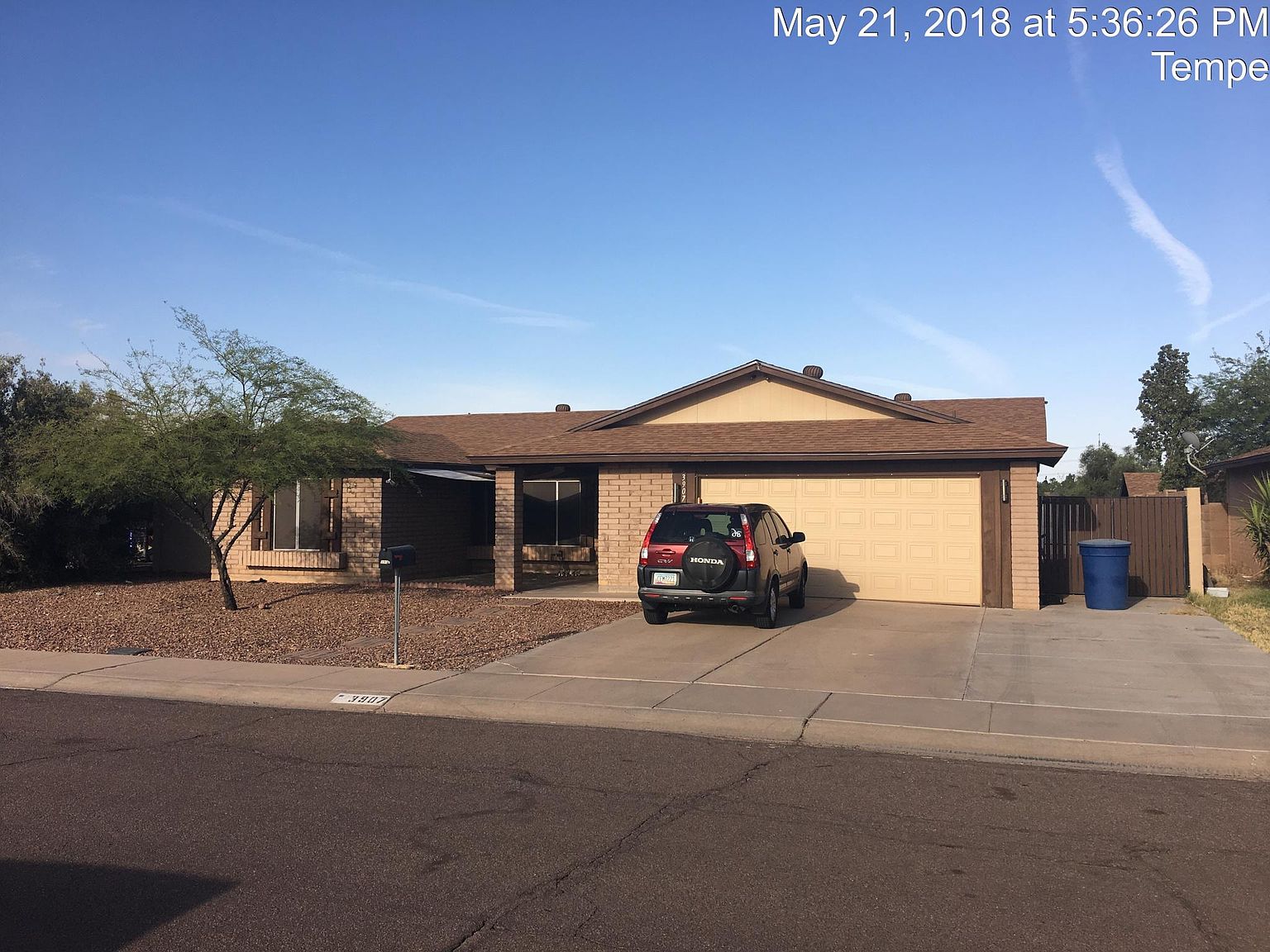 3907 S Mitchell Dr photo 2