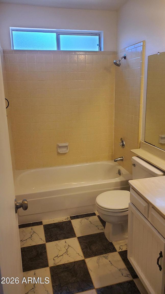 1134 W Hermosa Dr photo 4