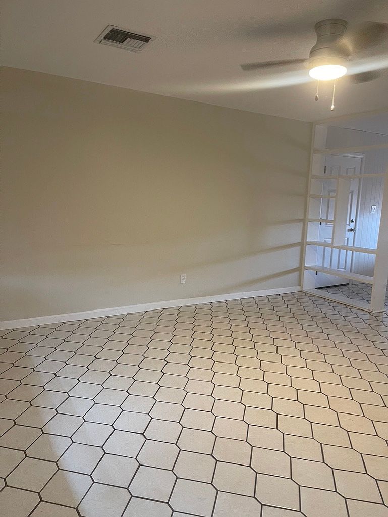 512 S Margo Dr photo 4