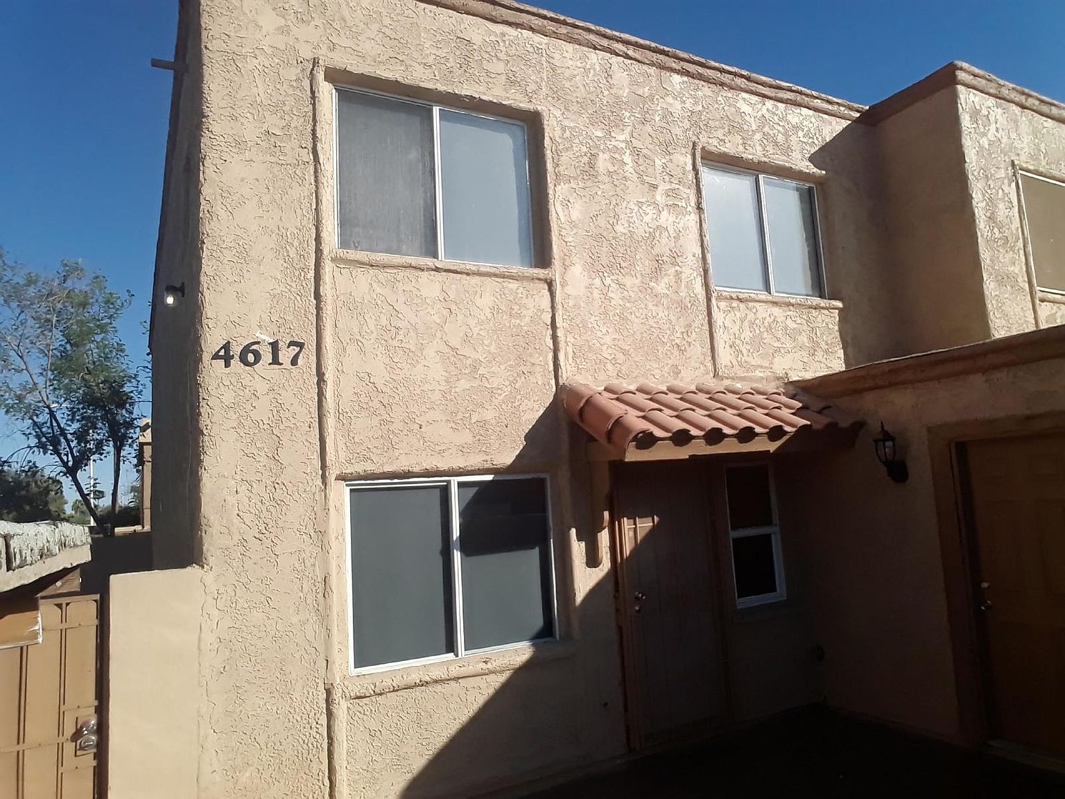 4617 E Jones Ave Phoenix, AZ 85040 photo 2