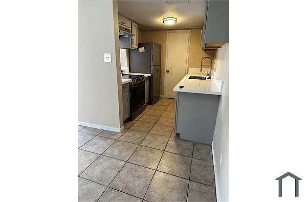 4229 S 47th Pl photo 2