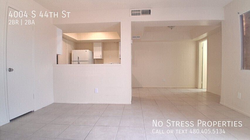 4004 S 44th St photo 2