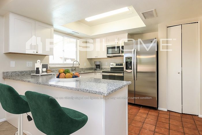 1315 S Polly Ann Dr Tempe, AZ 85281 photo 3