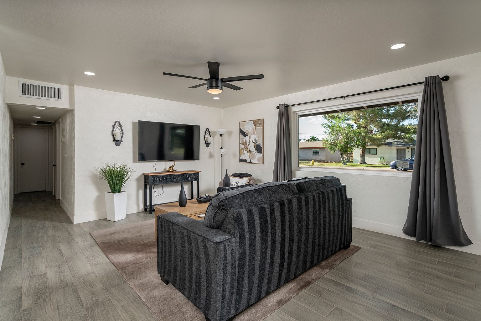 1047 W Elna Rae St Tempe, AZ 85281 photo 3