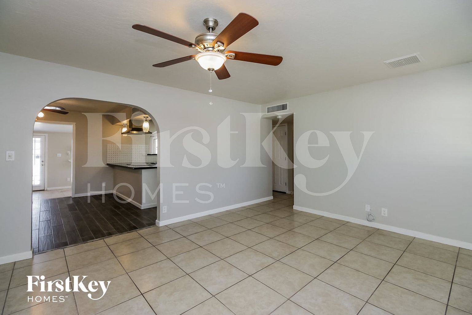 1707 S Hardy Dr photo 3