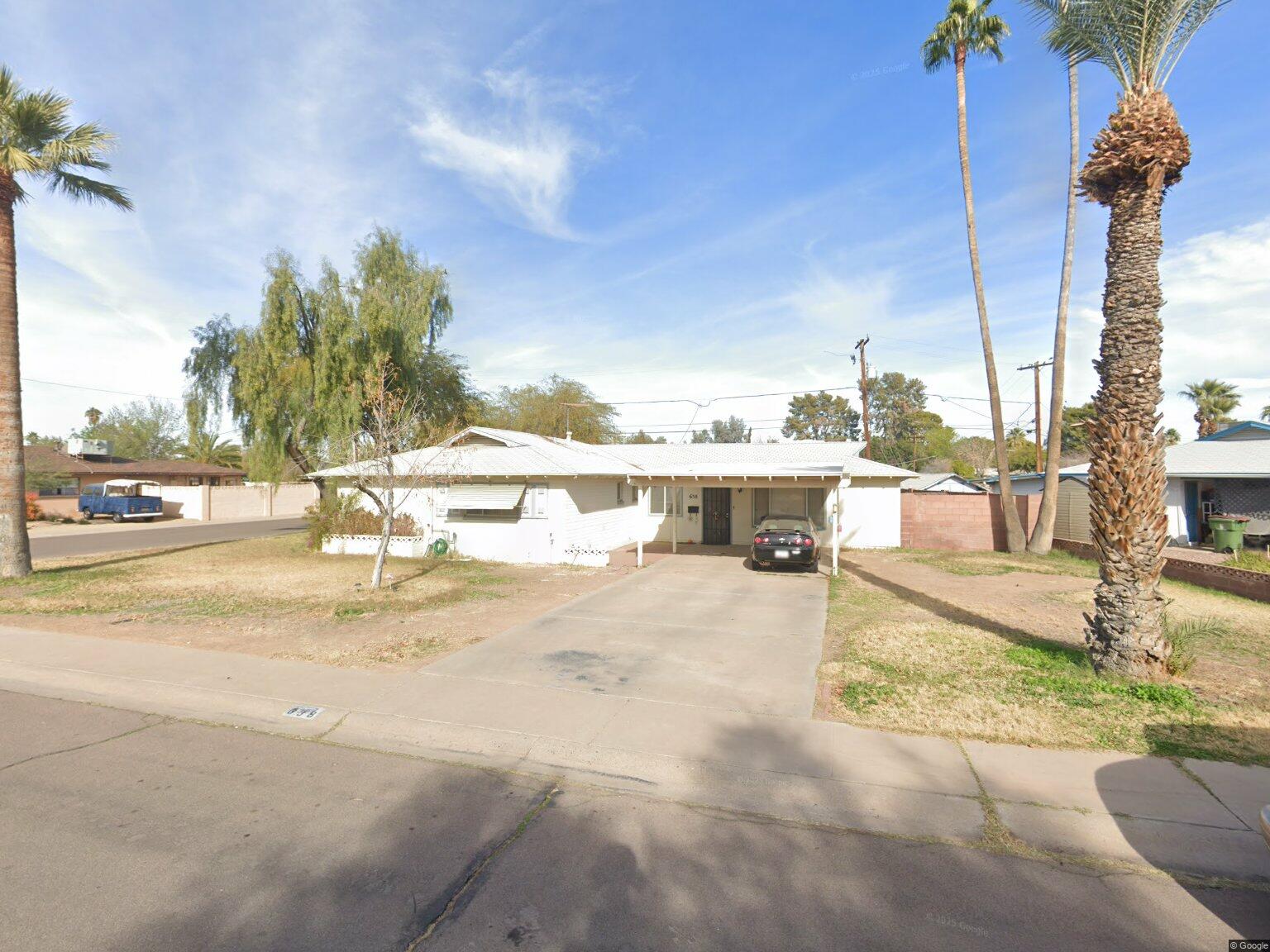 638 W 16th St