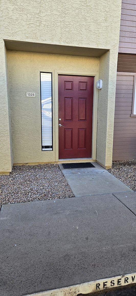 1325 S Judd St Tempe, AZ 85281 photo 2
