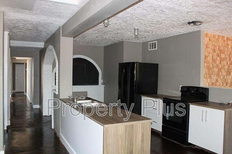 1228 S McKemy St Tempe, AZ 85281 photo 2