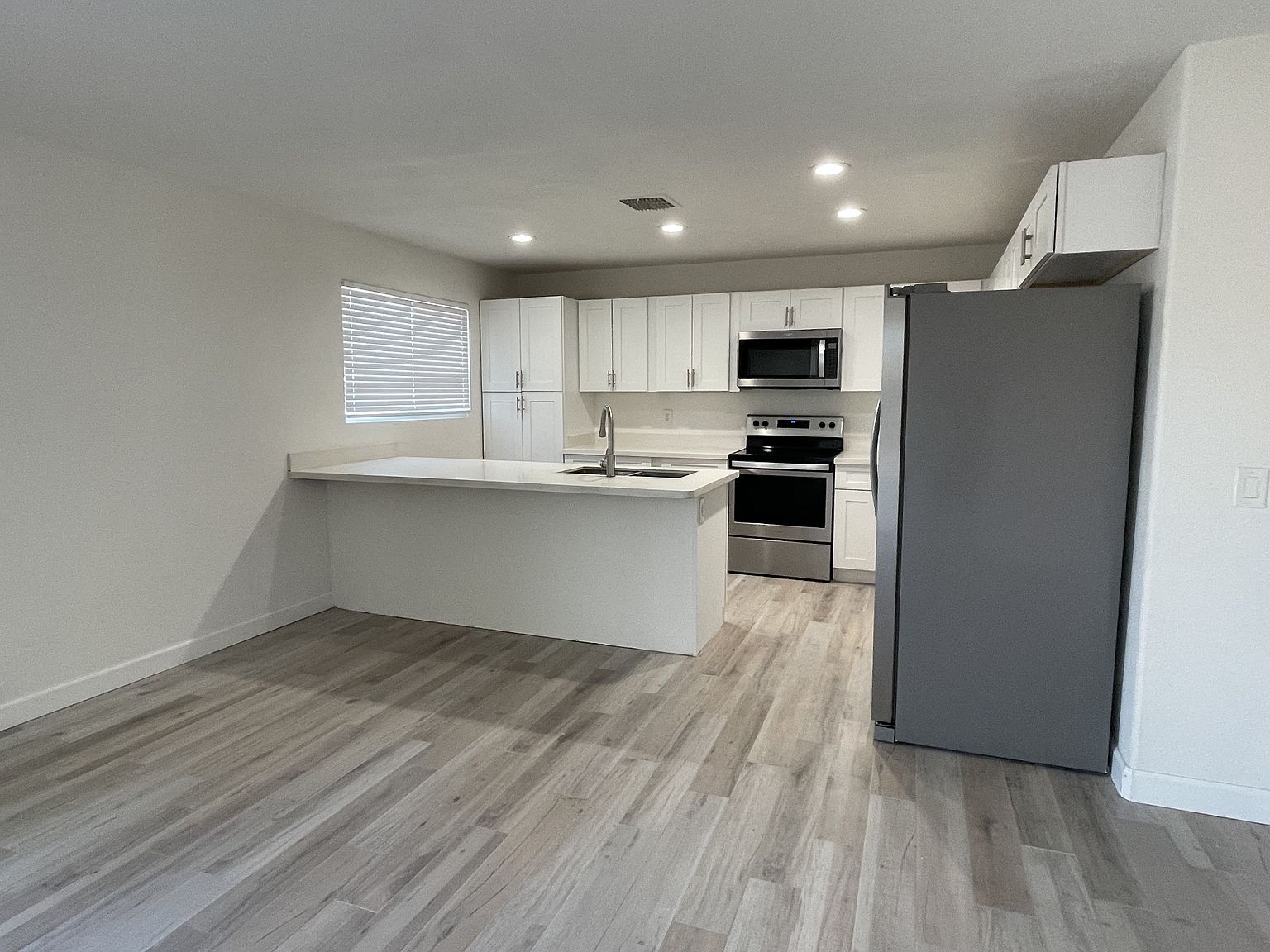 824 W Romo Jones St Tempe, AZ 85281 photo 4